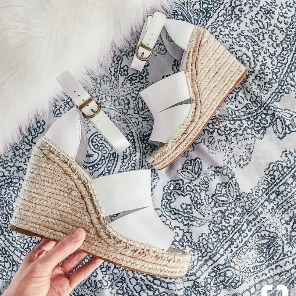 White Wedges